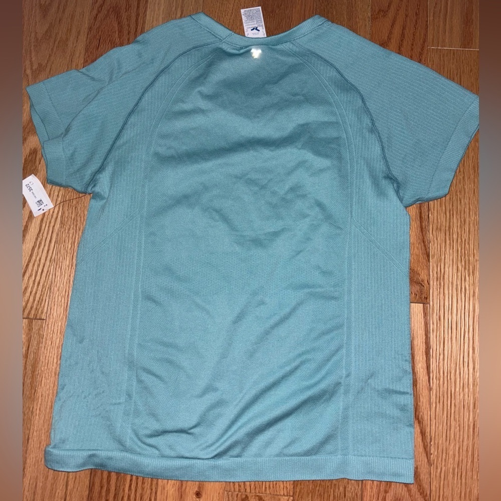 Old Navy Women's Teal Short Sleeve Tee - Picture 3 of 3